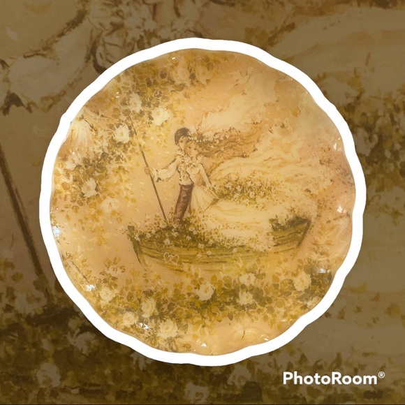 1970s FAB tray featuring an illustration of a flower child couple on a rowboat. - Picture 5 of 10